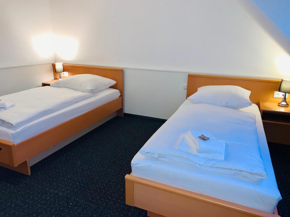 DUA Hotel Wennigsen Luaran gambar